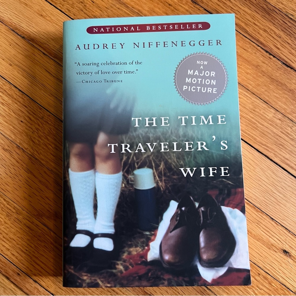 Paperback “Time Traveler’s Wife” Audrey Niffenegger, Bestseller Fiction